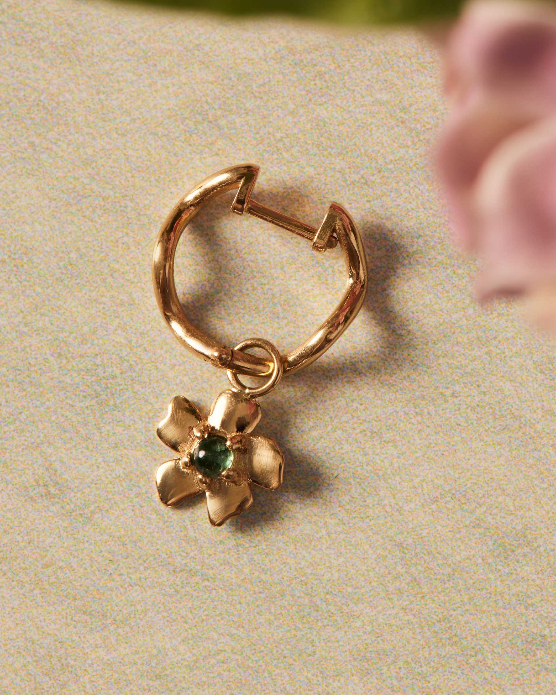 Pendientes Aro Flor Forever de Oro Macizo 18K - Image 3