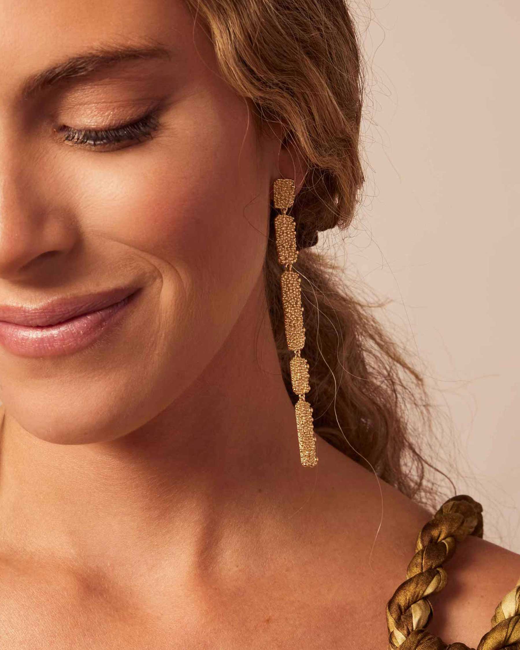 Pendientes Largos Sand Dust - Image 4